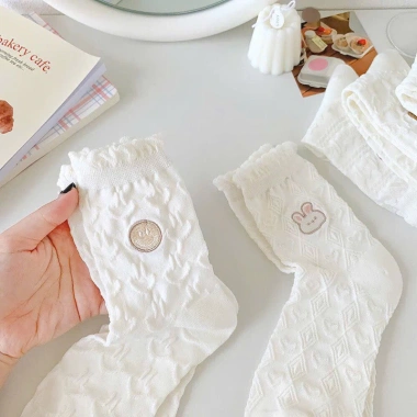 Tất trắng nữ 5 đôi, vớ cổ cao họa tiết dập nổi cotton dễ thương - Giá sỉ 69.700₫