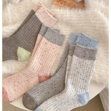 Tất vớ nam nữ cao đến giữa bắp chân phối màu chấm bi cute - Phúc Hưng 23.400₫