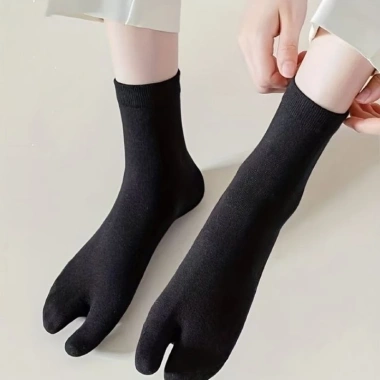 Tất Xỏ Ngón Nam Nữ Free Size Êm Chân Dày Dặn Thoáng Khí Nhật Giá 15.000 VND