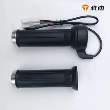 Tay Ga X5 giá 1 đôi chính hãng Yadea - Lắp mọi xe điện, chỉ 109.000₫