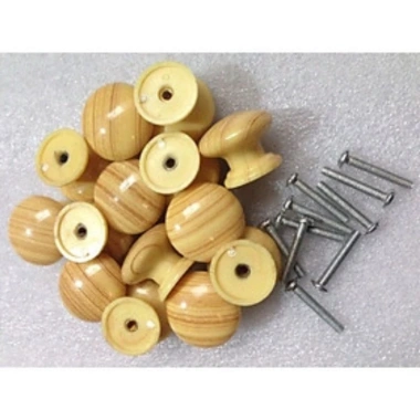 Tay nắm nhựa bền, giá ưu đãi 6.000₫ giảm từ 7.740₫ - tiện lợi cho mọi công việc