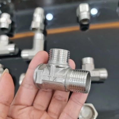 Tê ren inox 2 ren ngoài 1 ren trong cỡ 15 ren 21 1/2'' Giá chỉ 25.999đ 3