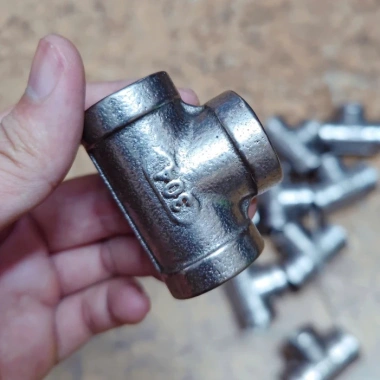 Tê Ren Trong 21(1/2) Đầu Nối Ống Nước Ba Chiều Kiểu Chữ T Giá Sỉ 20.000đ