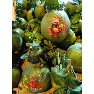 Tem dán trái cây Trang trí Thần Tài 6 hình - cao 13.7 cm, giá ưu đãi 95.120 VND