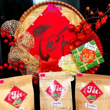 Tem Tết 2.026 Đa Năng Dán Decor Hộp Quà, Giỏ Quà, Bánh Kẹo - Decal Tươi Sáng, Sẵn Keo, Giá 15.800₫