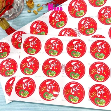 Tem Tết 2.026 Đa Năng Dán Decor Hộp Quà, Giỏ Quà, Bánh Kẹo - Decal Tươi Sáng, Sẵn Keo, Giá 15.800₫