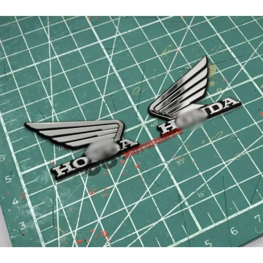 Tem Tráng Gương Logo Cánh Én Nhựa Acrylic Dán Ốp Sườn Xe Máy Bền Chống Thấm Nước 129.000đ 6 Tem Tráng Gương Logo Cánh Én Nhựa Acrylic Dán Ốp Sườn Xe Máy Bền Chống Thấm Nước 129.000đ 6