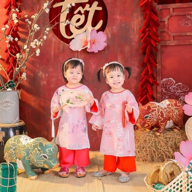 Tết 2.026 Áo Dài Tơ Thêu & Quần Lụa Trúc Vân Đình bé gái - Màu hồng, nơ hoa đá, 225k 4