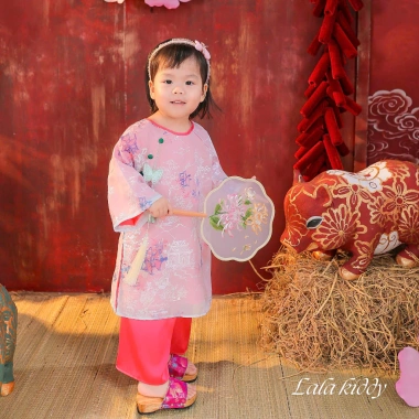 Tết 2.026 Áo Dài Tơ Thêu & Quần Lụa Trúc Vân Đình bé gái - Màu hồng, nơ hoa đá, 225k 8