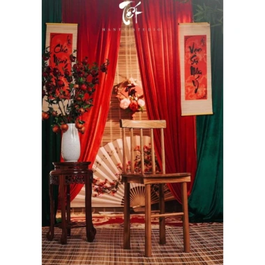 Tết 2.026 Vải Nhung Đỏ Con Công Phông Nền Trang Trí Bàn 50k - Lotso Decor VN