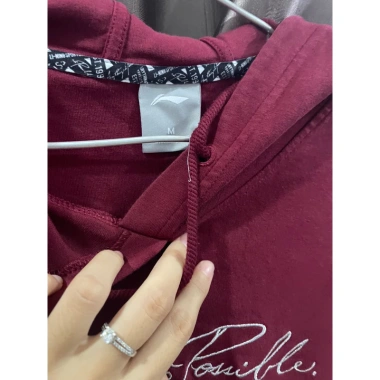 Thanh lý áo hoodie nữ Li Ning Auth, giá 500.000đ, giảm 105.000đ, thời trang thể thao 4 Thanh lý áo hoodie nữ Li Ning Auth, giá 500.000đ, giảm 105.000đ, thời trang thể thao 4