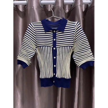 Thanh lý áo thun Montoghi dày dặn size S-M, giá chỉ 290.000 VNĐ - Giá gốc 356.700