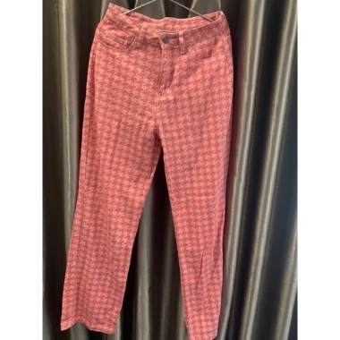 Thanh lý quần jean QCCC size M - Giá chỉ 450.000đ, giảm mạnh từ 558.000đ