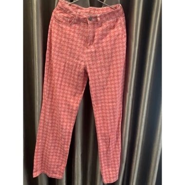 Thanh lý quần jean QCCC size M - Giá chỉ 450.000đ, giảm mạnh từ 558.000đ