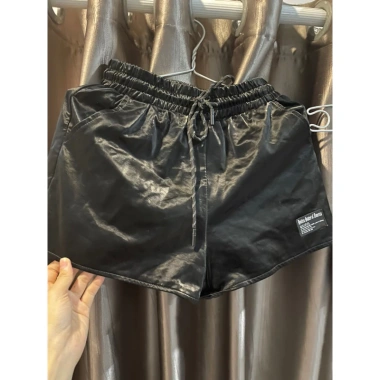 Thanh lý quần short lụa dả da SZ S, eo chun siêu thoải mái - Giá chỉ 330.000₫