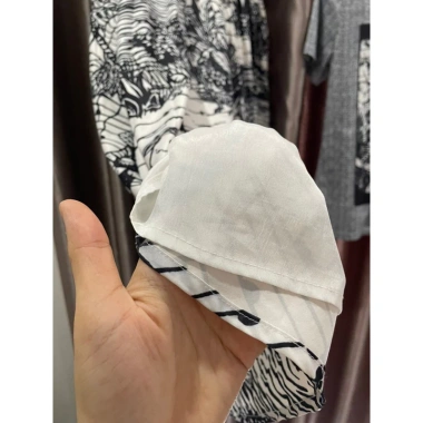 Thanh lý set đi ô size S, có chun phía sau - Giá chỉ 600.000đ, chất lượng vừa