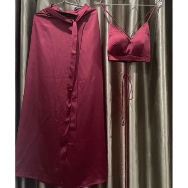Thanh lý set lụa Vân Anh Scarlet SZ S 99% – Giá 650.000 VND giảm mạnh 4 Thanh lý set lụa Vân Anh Scarlet SZ S 99% – Giá 650.000 VND giảm mạnh 4
