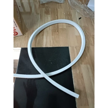 Thanh xốp dẻo keo dán 2m - Giá tốt chỉ 21.000, dẻo dai, bền chắc 6