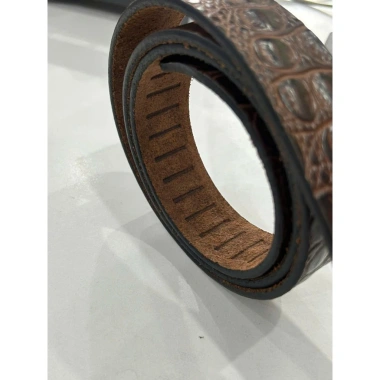 Thắt Lưng Nam Da Bò 1 Lớp Dập Vân Cá Sấu Andromeda Nâu Đậm Khóa Tự Động - Sang Trọng, Giá Ưu Đãi 209.000₫