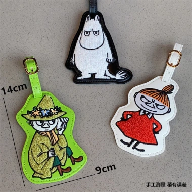 Thẻ hành lý Moomin Yamei Nhật Bản Dễ Thương PU Thêu – Mặt Dây Chuyền Vali Máy Bay Chống Mất