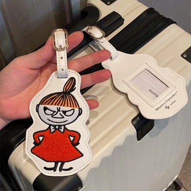Thẻ hành lý Moomin Yamei Nhật Bản Dễ Thương PU Thêu – Mặt Dây Chuyền Vali Máy Bay Chống Mất