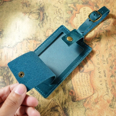 Thẻ vali da bò F thiết kế máy bay sáng tạo - Giá ưu đãi 174.895₫ 5
