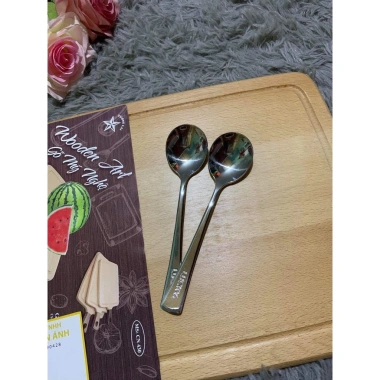 Thìa Ăn Cơm Thìa Súp Inox Dày Lớn Lucky Sáng Bóng Độ Bền Cao Giá Chỉ 26.000₫ Thìa Ăn Cơm Thìa Súp Inox Dày Lớn Lucky Sáng Bóng Độ Bền Cao Giá Chỉ 26.000₫