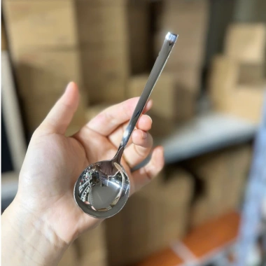Thìa đầu tròn tay cầm dẹp uốn Vogue Ella inox 18/10 ăn cơm phở bún giá 48.000đ 9 Thìa đầu tròn tay cầm dẹp uốn Vogue Ella inox 18/10 ăn cơm phở bún giá 48.000đ 9