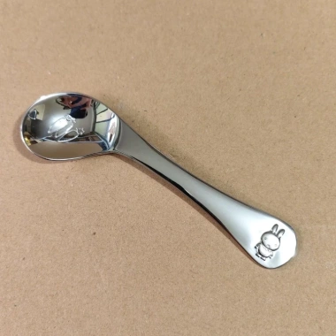 Thìa muỗng ăn dặm đầu nghiêng tay cầm nghiêng cho bé khắc hoạt hình dễ thương giá 28.000 7 Thìa muỗng ăn dặm đầu nghiêng tay cầm nghiêng cho bé khắc hoạt hình dễ thương giá 28.000 7