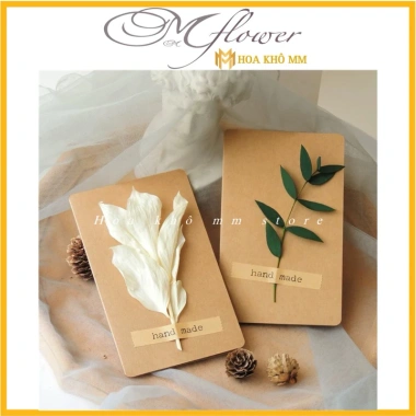 Thiệp Giấy Vintage Gắn Hoa Khô Kraf Trắng - Sinh Nhật, Valentine, 8/3 - 7.000₫
