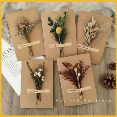 Thiệp Giấy Vintage Gắn Hoa Khô Màu Kraf Trắng Sinh Nhật Valentine 8/3 Giá 30.000đ