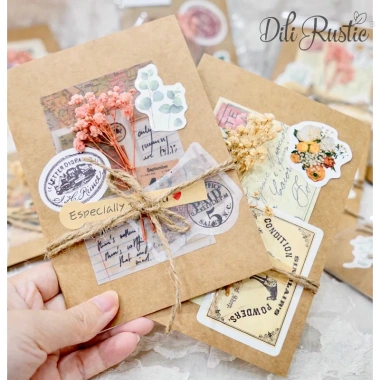 Thiệp handmade hoa khô gấp đôi kiểu Bullet Journal vintage giấy kraft cao cấp, tặng bao thư kraft - Giá ưu đãi 32.000