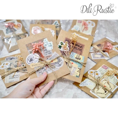 Thiệp handmade hoa khô gấp đôi kiểu Bullet Journal vintage giấy kraft cao cấp, tặng bao thư kraft - Giá ưu đãi 32.000 3 Thiệp handmade hoa khô gấp đôi kiểu Bullet Journal vintage giấy kraft cao cấp, tặng bao thư kraft - Giá ưu đãi 32.000 3