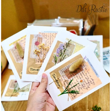 Thiệp handmade hoa khô gấp đôi kiểu Bullet Journal vintage giấy kraft cao cấp, tặng bao thư kraft - Giá ưu đãi 32.000 8 Thiệp handmade hoa khô gấp đôi kiểu Bullet Journal vintage giấy kraft cao cấp, tặng bao thư kraft - Giá ưu đãi 32.000 8