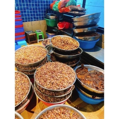 Thịt bò khô que ướt cháy tỏi phố cổ 200g-500g - Không chất bảo quản, giá ưu đãi 75.000 VND