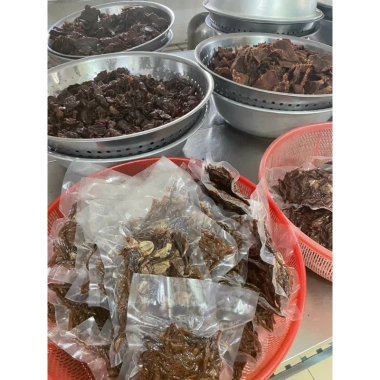 Thịt bò khô que ướt cháy tỏi phố cổ 200g-500g - Không chất bảo quản, giá ưu đãi 75.000 VND