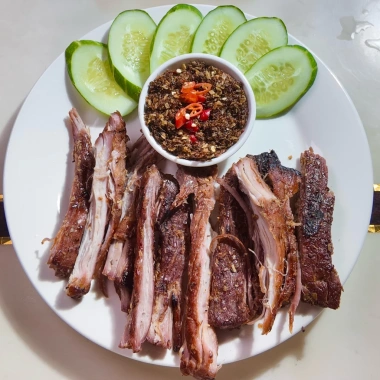 Thịt khô Bò một nắng 2kg + 500gr Lạp xưởng bò + Muối kiến vàng - Giá 1.49tr, giao toàn quốc 2 Thịt khô Bò một nắng 2kg + 500gr Lạp xưởng bò + Muối kiến vàng - Giá 1.49tr, giao toàn quốc 2
