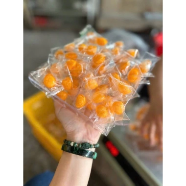 Thùng 1 Kí Kẹo Chip Thối V.NGG Nhân Chảy Siêu Ngon - Ăn Vặt Tết Giá 67.620 VND 5 Thùng 1 Kí Kẹo Chip Thối V.NGG Nhân Chảy Siêu Ngon - Ăn Vặt Tết Giá 67.620 VND 5