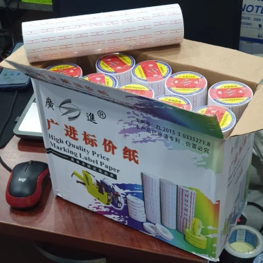 Thùng 100 Cuộn Giấy Bấm Giá - Giấy Dán Giá Trắng Máy Bắn Giá 425.000 VND