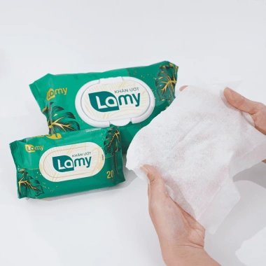 Thùng 20 gói khăn ướt Lamy cao cấp cho bé 20 tờ, không cồn, không parabens, giá ưu đãi 104.000 VND