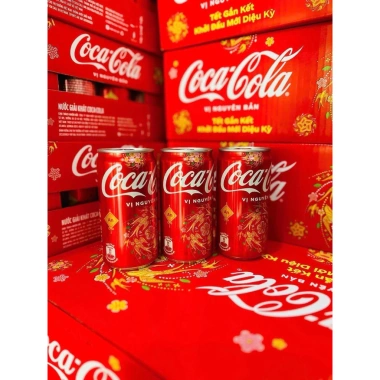 Thùng 24 lon Coca Cola Nước Ngọt Tết 2.026 - Giá chỉ 66.000đ, giảm từ 79.200đ, giao nhanh
