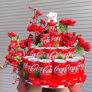 Thùng 24 lon Coca Cola Nước Ngọt Tết 2.026 - Giá chỉ 66.000đ, giảm từ 79.200đ, giao nhanh