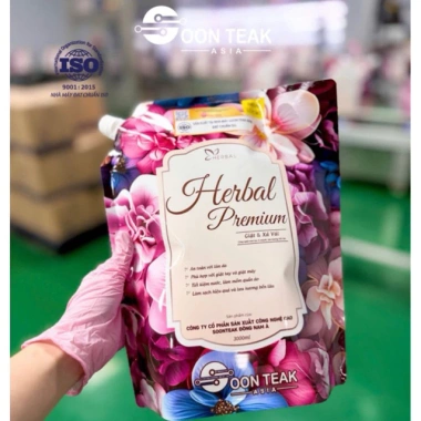 Thùng 4 túi nước giặt HERBAL PRENUM – Hương nước hoa Pháp, mềm vải, sạch khuẩn, an toàn da – 150k 7 Thùng 4 túi nước giặt HERBAL PRENUM – Hương nước hoa Pháp, mềm vải, sạch khuẩn, an toàn da – 150k 7