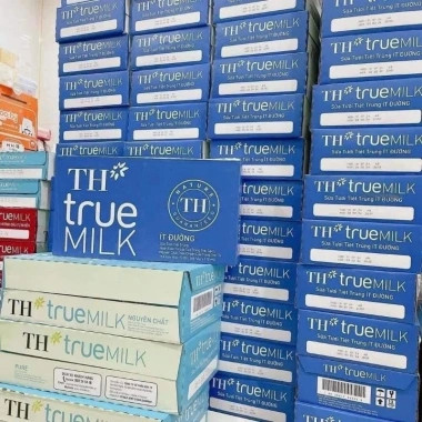 Thùng 48 hộp sữa tươi tiệt trùng TH TRUE MILK có đường 110ml Giá 350.000 VNĐ