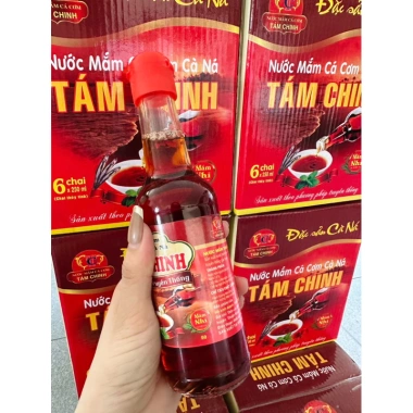 Thùng 6 chai nhĩ ĐB 50 độ đạm Nước Mắm Truyền Thống Tám Chinh Cà Ná 250ml - Giá 255.000đ
