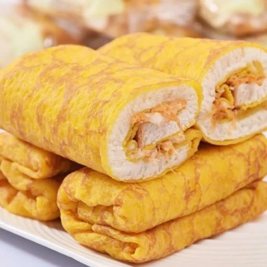 Thùng Bánh Mì Sandwich Cuộn Vỏ Trứng Chà Bông XINGERA 2kg Sốt Kem Ngọt 195k