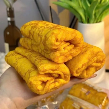 Thùng Bánh Mì Sandwich Cuộn Vỏ Trứng Chà Bông XINGERA 2kg Sốt Kem Ngọt 195k