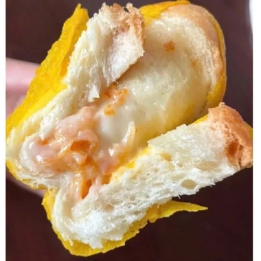 Thùng Bánh Mì Sandwich Cuộn Vỏ Trứng Chà Bông XINGERA 2kg Sốt Kem Ngọt 195k