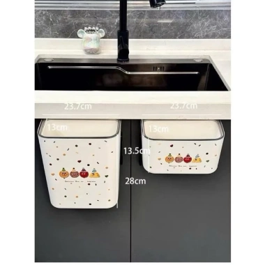 Thùng rác treo cánh tủ – Tiết kiệm diện tích, móc treo chắc chắn, không kèm nắp, 110.000₫ 9 Thùng rác treo cánh tủ – Tiết kiệm diện tích, móc treo chắc chắn, không kèm nắp, 110.000₫ 9