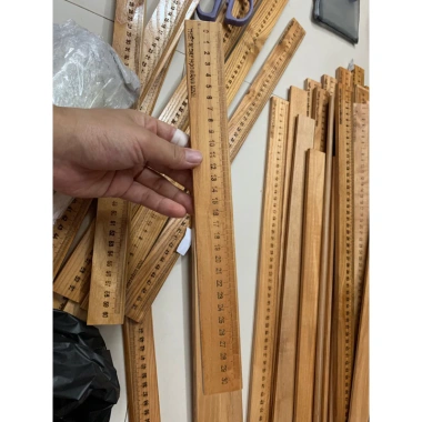 Thước gỗ giáo viên 30-50-60cm gỗ sồi sơn bóng mịn - Giá ưu đãi 36.000 VND 10 Thước gỗ giáo viên 30-50-60cm gỗ sồi sơn bóng mịn - Giá ưu đãi 36.000 VND 10